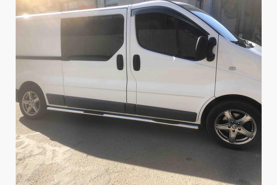 Nissan Primastar 2002-2014 Barre Laterali (2 pz, Acciaio Inox) 70mm, Passo Corto Foto 4