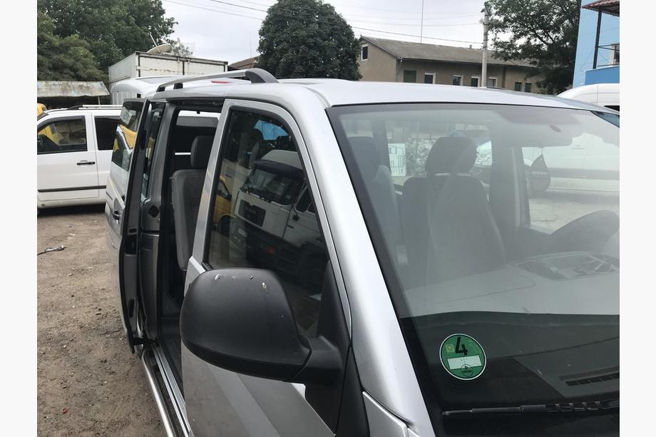 Volkswagen T5 Multivan 2003–2010 Barre Tetto Cromate Base lunga, piedini in plastica Foto 2