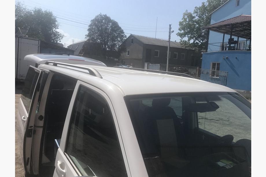 Volkswagen T6 2015-2024 Barre Tetto Nere Base corta, piedini in plastica Foto 10