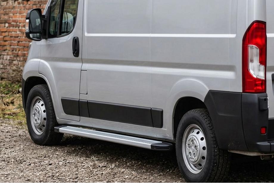Citroen Jumper 2007-2025 Pedane Laterali Maya V2 (2 pz, Alluminio) Image