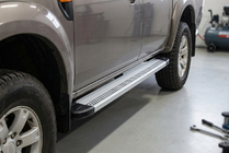 Ford Ranger 2007-2011 Pedane Laterali Maya V2 (2 pz, Alluminio) foto 1