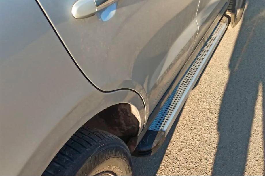 Hyundai Santa Fe 2 2006-2012 Pedane Laterali Maya V2 (2 pz, Alluminio) Image