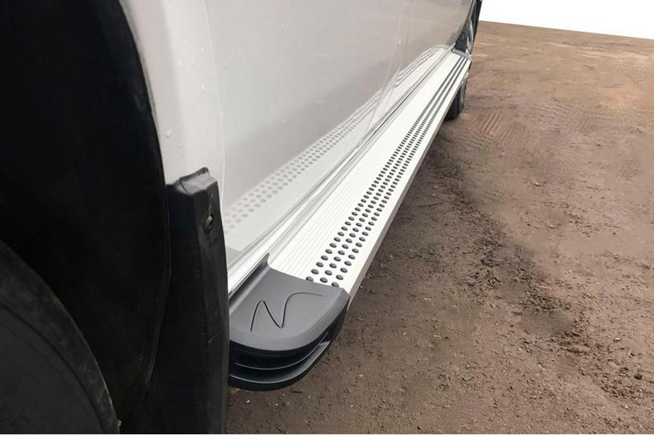 Volkswagen LT 1995-2006 Pedane Laterali Maya V2 (2 pz, Alluminio) Image