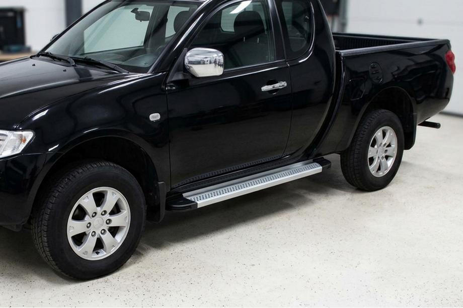 Mitsubishi L200 2006-2015 Pedane Laterali Maya V2 (2 pz, Alluminio) Image