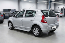 Renault Sandero 2007-2013 Pedane Laterali Maya V2 (2 pz, Alluminio) foto 1