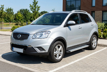 SsangYong Korando 2010-2019 Pedane Laterali Maya V2 (2 pz, Alluminio) foto 1
