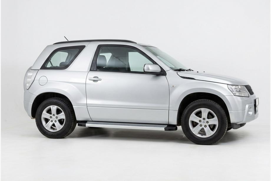 Suzuki Grand Vitara 2005-2017 Pedane Laterali Maya V2 (2 pz, Alluminio) Image