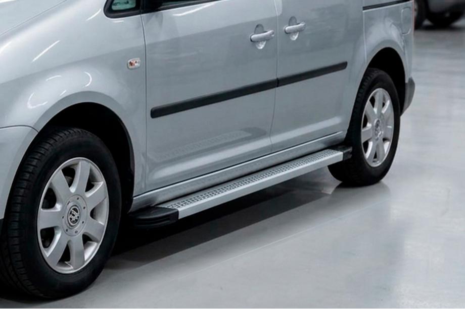 Volkswagen Caddy 2010-2015 Pedane Laterali Maya V2 (2 pz, Alluminio) Image