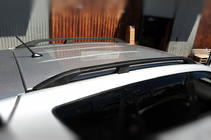 Toyota Rav 4 2006-2013 Barre Portatutto Nere Turche Base corta, piedini in plastica foto 4