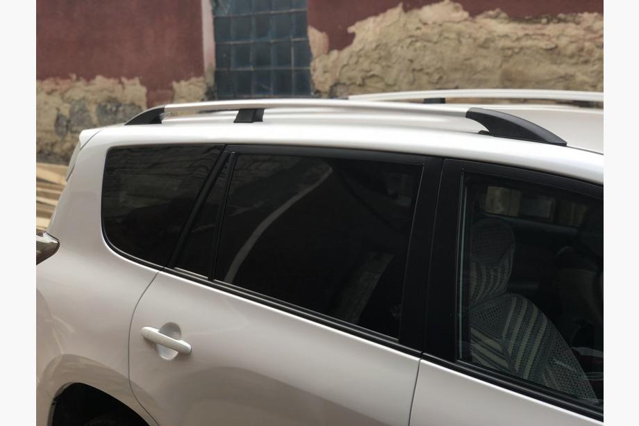 Toyota Rav 4 2006-2013 Barre portatutto Cromate turche Base corta, piedini in plastica Foto 4