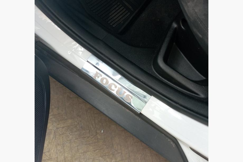 Ford Focus III 2011-2017 Battitacco in acciaio inox Carmos V1 (4 pz) Foto 3