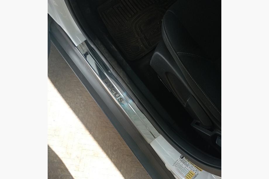 Ford Focus III 2011-2017 Battitacco in acciaio inox Carmos V1 (4 pz) Foto 2