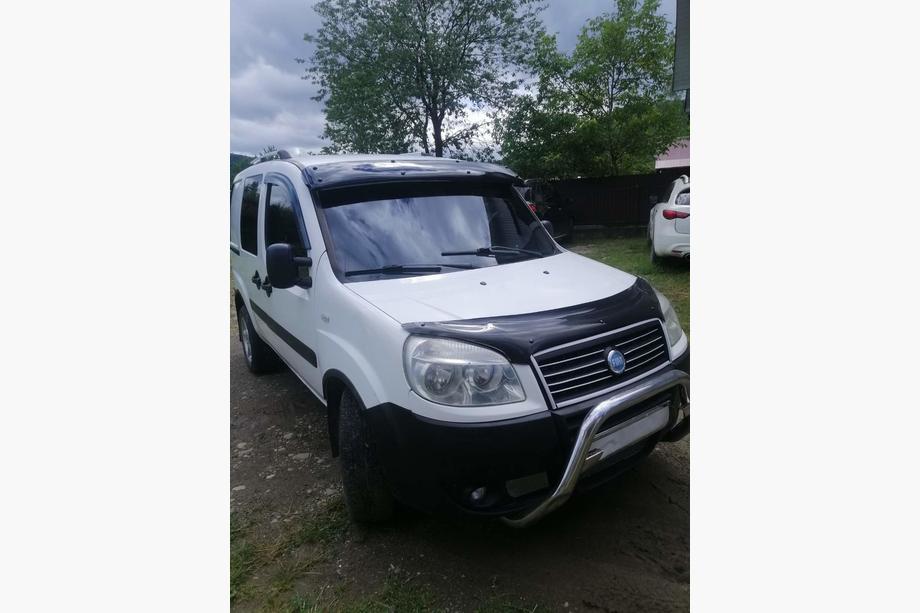 Fiat Doblo I 2005-2010 Visiera parabrezza (nero lucido, 5mm) Foto 9