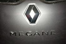 Renault Megane III 2009-2016 Scritta Megane 908897337R (270mm x 25mm) foto 2