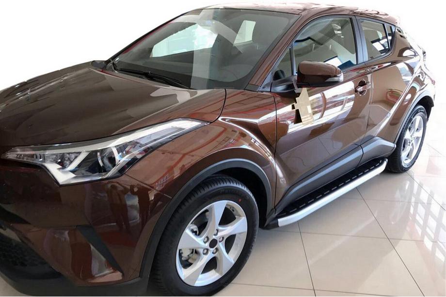 Toyota C-HR 2016-2023 Pedane laterali Fullmond (2 pz, alluminio) Image