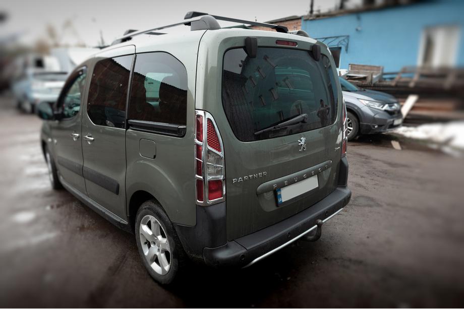 Citroen Berlingo 2008-2018 Coperture Cromate per Fanali Posteriori Angolari (2pz, Plastica) Foto 4