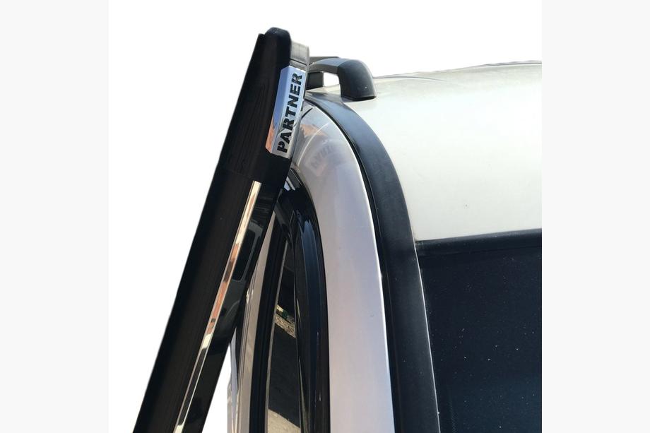 Peugeot Partner Tepee 2008-2018 Pedane laterali Omsa Black (2 pz, alluminio) Image