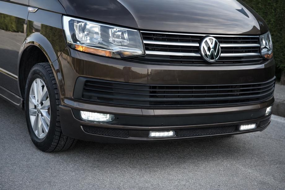Volkswagen T6 2015-2024 Labbro Paraurti Anteriore Sport 2-LED 2015-2018 (primer per verniciatura) Foto 1