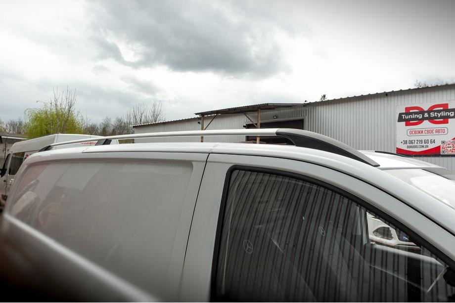 Mercedes Vito/V-class W447 2014- Barre Portatutto ELITE Cromo (Piede in Plastica) Passo Corto (Compact) Foto 2