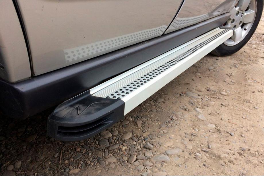 Jeep Grand Cherokee WK 2004-2010 Pedane Laterali Maya V2 (2 pz, Alluminio) Image