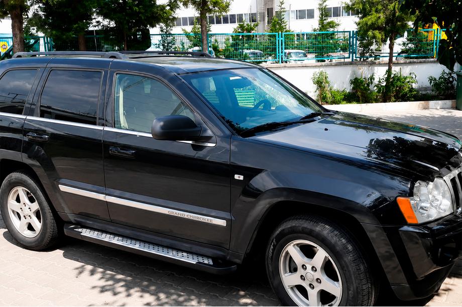 Jeep Grand Cherokee WK 2004-2010 Pedane laterali Allmond Grey (2 pz, alluminio) Foto 1