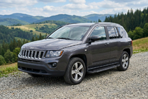 Jeep Compass 2006-2016 Pedane Laterali RedLine Black (2 pz, Alluminio) foto 1