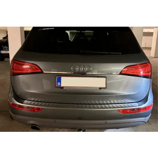 Modanatura cromata sopra la targa (acciaio inox) Audi Q5 2008-2017 foto 4
