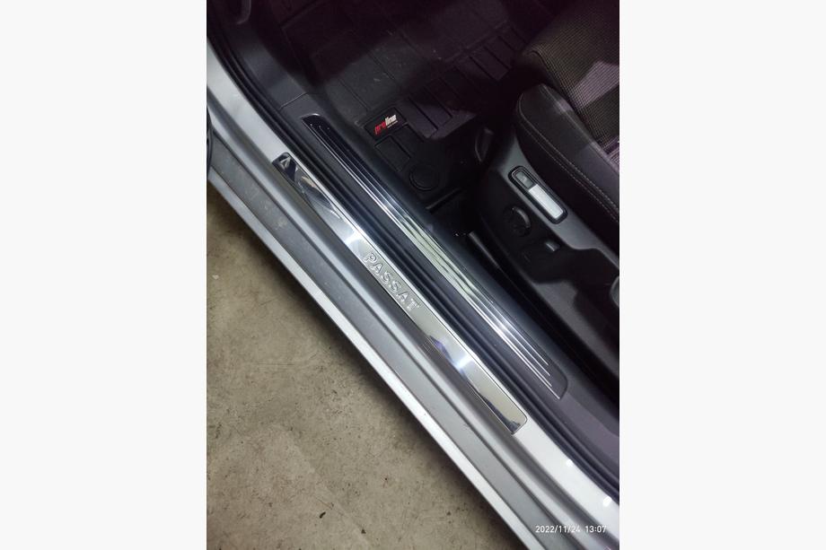 Volkswagen Passat B8 2015-2023 Battitacco OmsaLine Tipo 1 (4 pz, Acciaio Inox) Foto 3