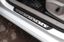 Volkswagen Golf 7/E-Golf 2012-2020 Battitacco Flexill Dotline (4 pz, acciaio inox) foto 1