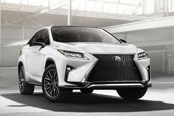 Sfoglia crossover Lexus RX F Sport