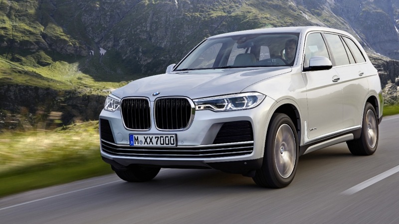 Il crossover BMW X7 presenteranno nel prossimo autunno