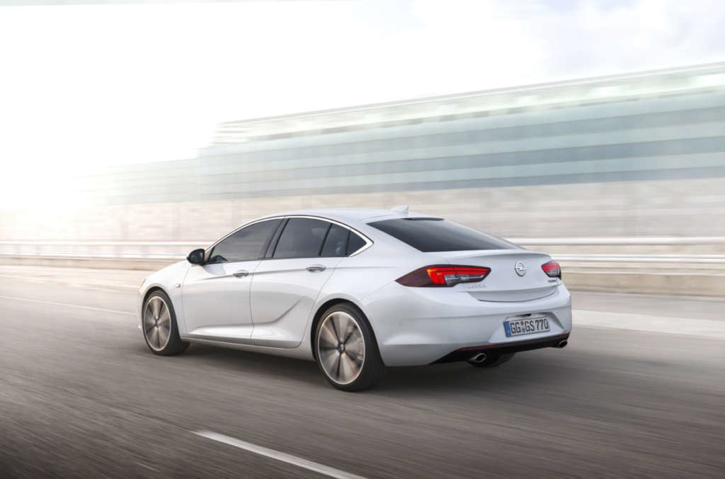 Revisione della nuova Opel Insignia liftback