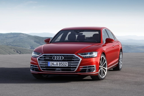 Sfoglia berlina Audi A8 2018 anno modello