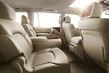 Una panoramica aggiornata del suv Nissan Armada foto 2