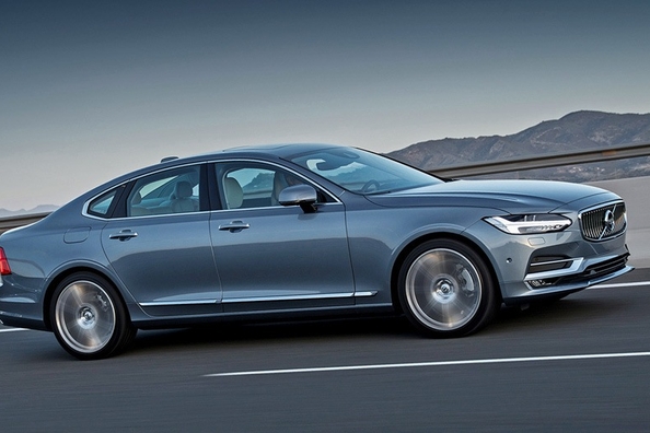 Sfoglia Volvo S90 2017 anno modello