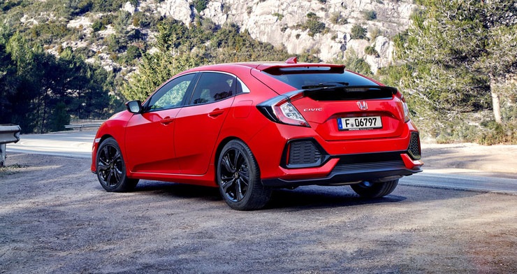 La familiarità con la Honda Civic decima generazione