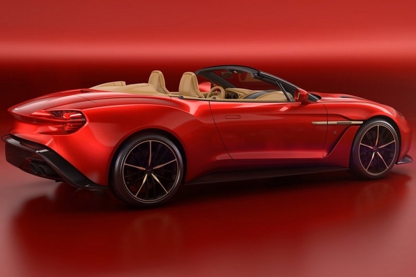 Aston Martin ha presentato le nuove versioni di auto sportive