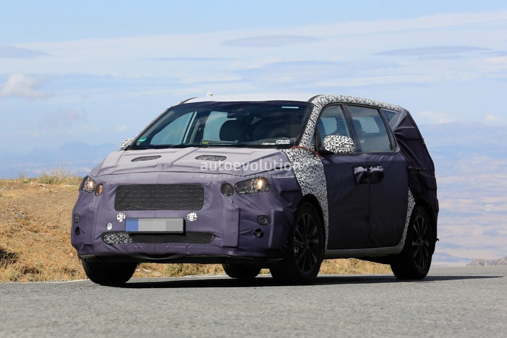 KIA ha iniziato a testare un nuovo modello di minivan Sedona