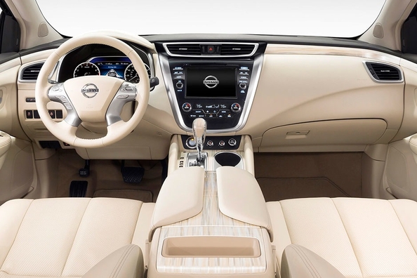 Sfoglia crossover Nissan Murano