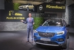 Opel ha presentato il suo primo veicolo ibrido foto 1