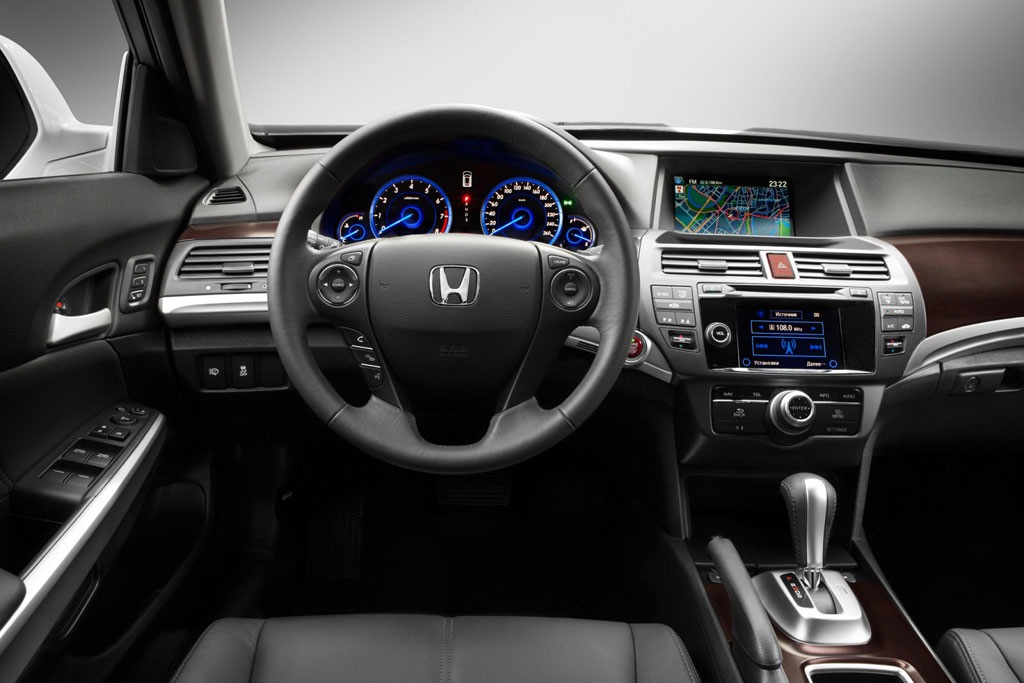 Sfoglia Honda Crosstour 2017 anno modello
