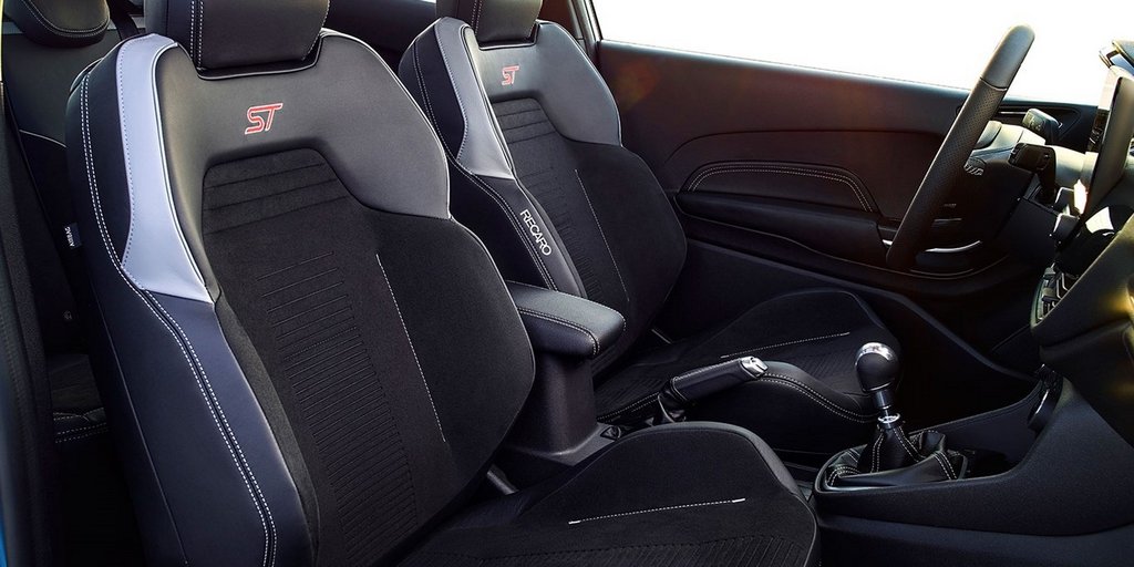 La familiarità con la sportiva Ford Fiesta ST 2018 anno modello