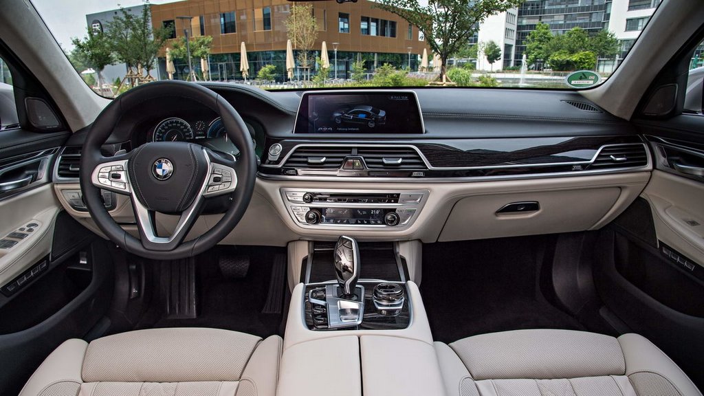 BMW completano il settimo di una serie di modelli ibridi