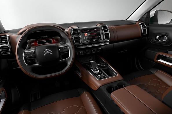Recensione di un nuovo modello di suv Citroen C5 Aircross Foto 5