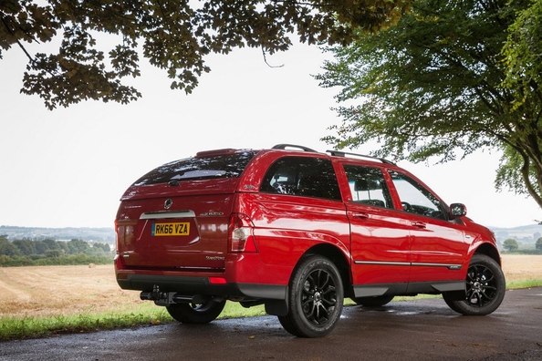 Recensione aggiornato SsangYong Musso pick-up Foto 3