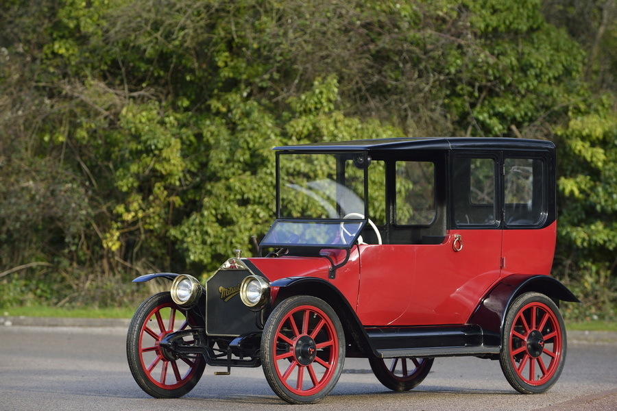 Mitsubishi mostrerà una nuova auto vecchia a 100 ° anniversario
