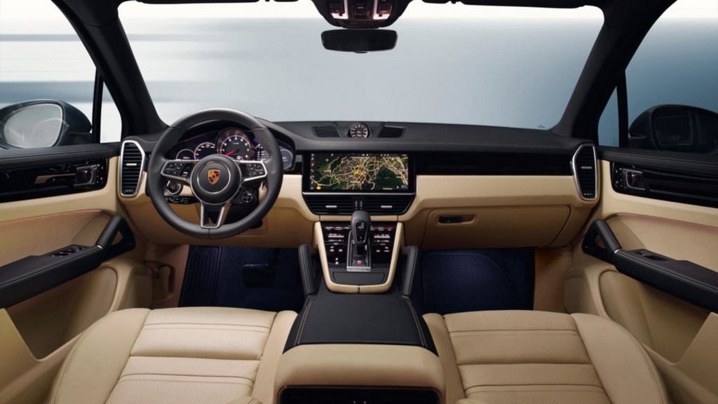 Sfoglia crossover Porsche Cayenne 2018 anno modello