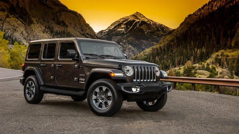 La società Jeep ha pubblicato una foto degli interni della nuova suv Wrangler