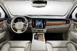Panoramica della rinnovata berlina Volvo S90 foto 5