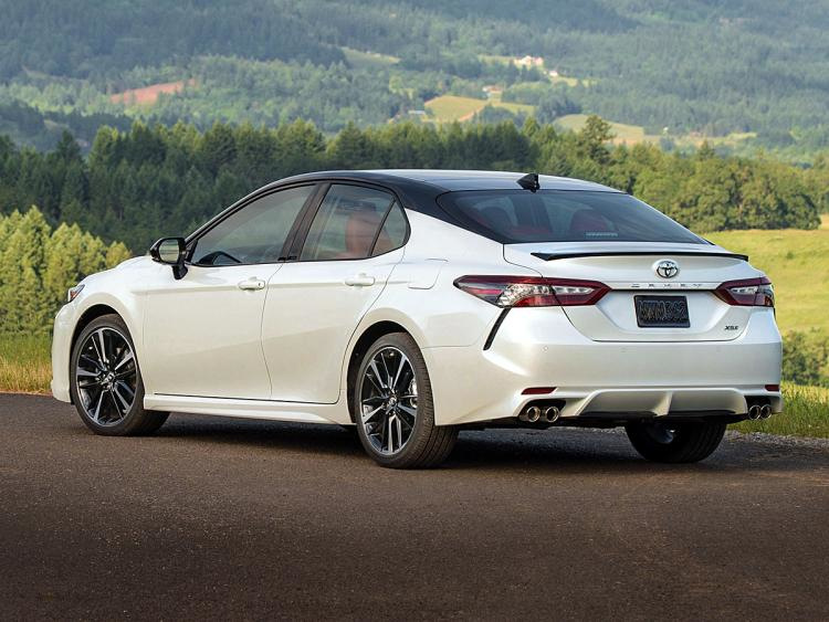 Sfoglia Toyota Camry 2018 anno modello
